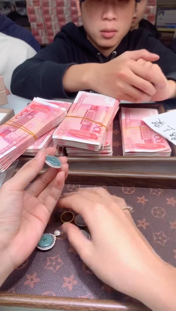 【闪购商品】翡翠颈饰合金天然A货翡翠-多样性发货