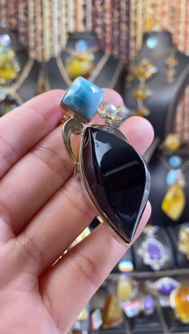 银S925镶嵌颈饰琥珀吊坠