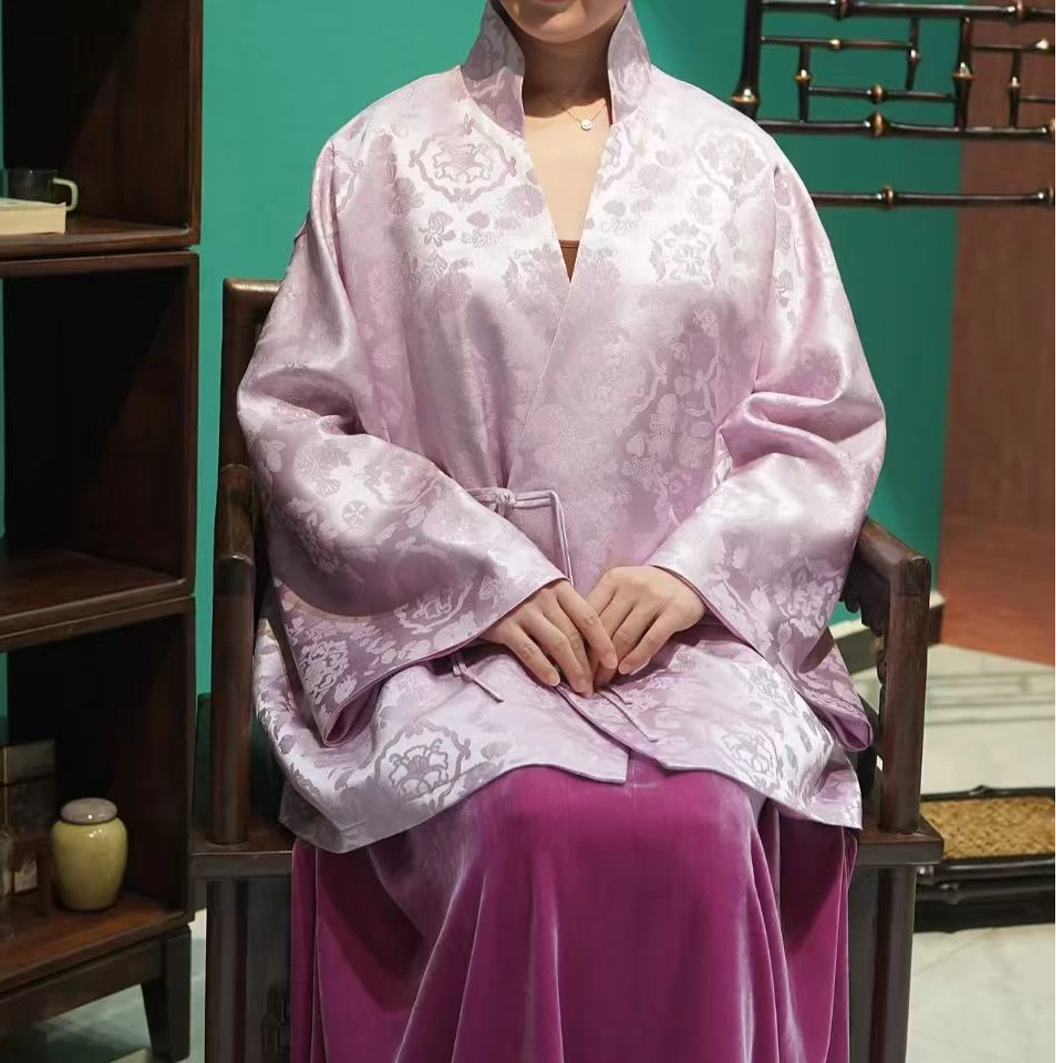 粉色丝毛V立领上衣内衬玫瑰真丝