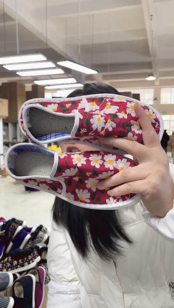 红色雏菊丝瓜鞋35码