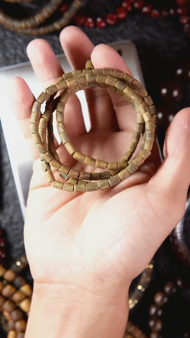 沉香手串SG031 海南莺歌绿棋楠竹节桶多圈沉水手串