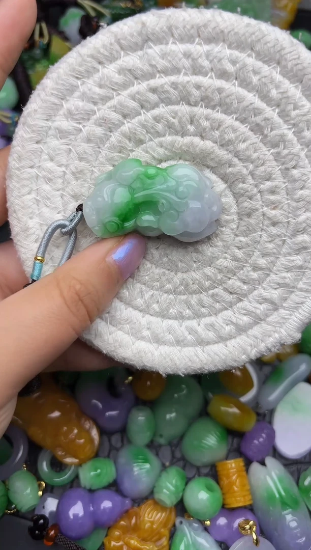 颈饰未镶嵌翡翠缅甸翡翠吊坠