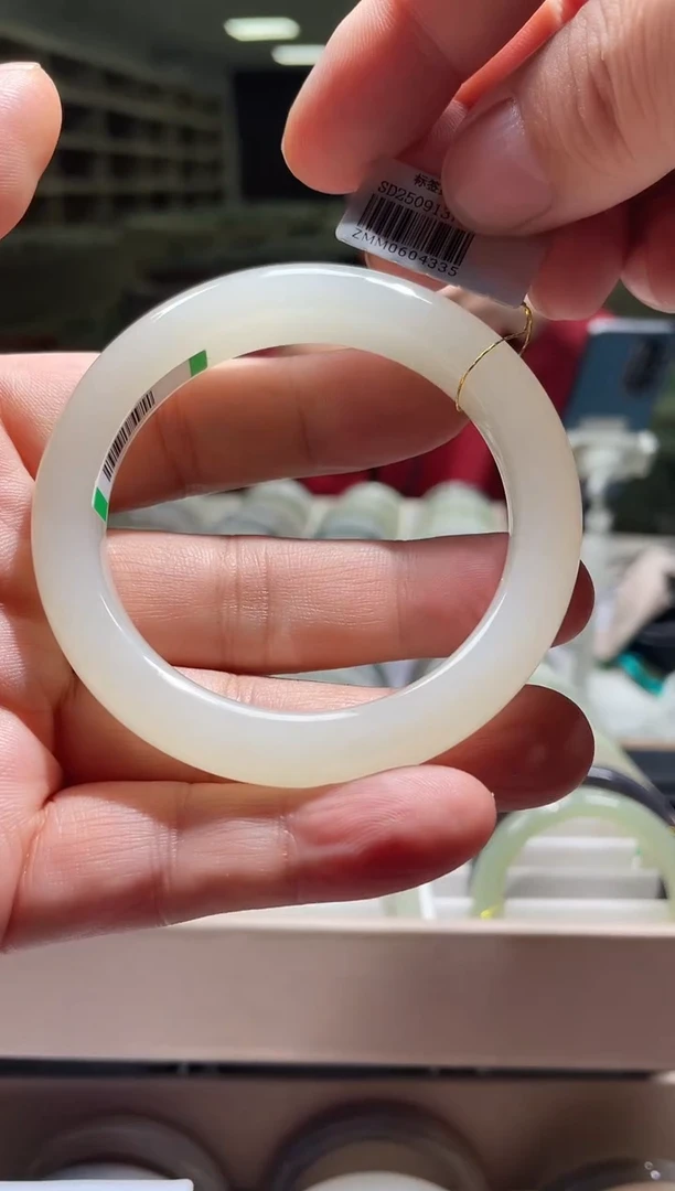 未镶嵌手镯和田玉56-57圈口 4335