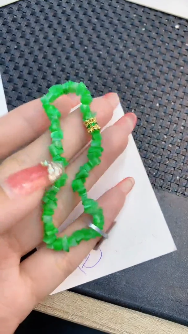 颈饰未镶嵌翡翠1