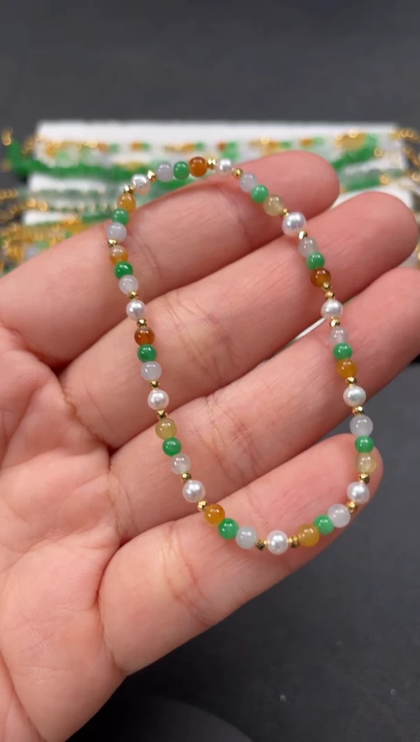 18K金镶嵌手串翡翠一条  P206