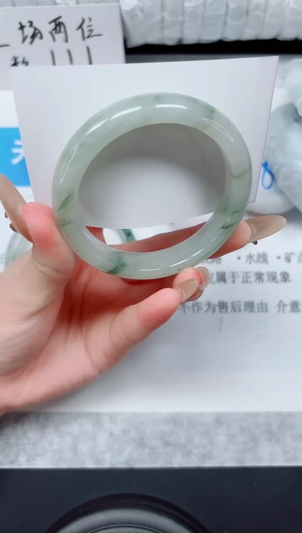 未镶嵌手镯石英质玉86-54