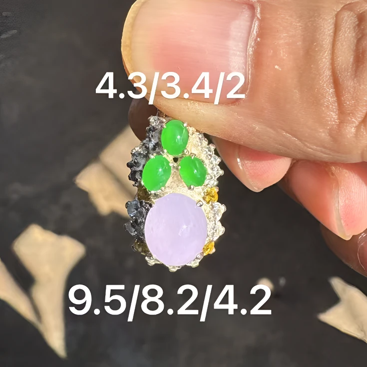 0125(小哪吒在源头)冰种翡翠挑花春戒面＋三颗冰阳绿顶珠M160