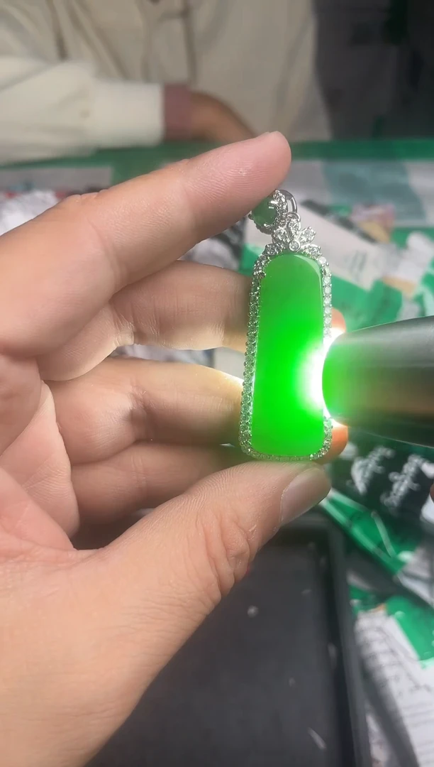 时尚精美高端吊坠