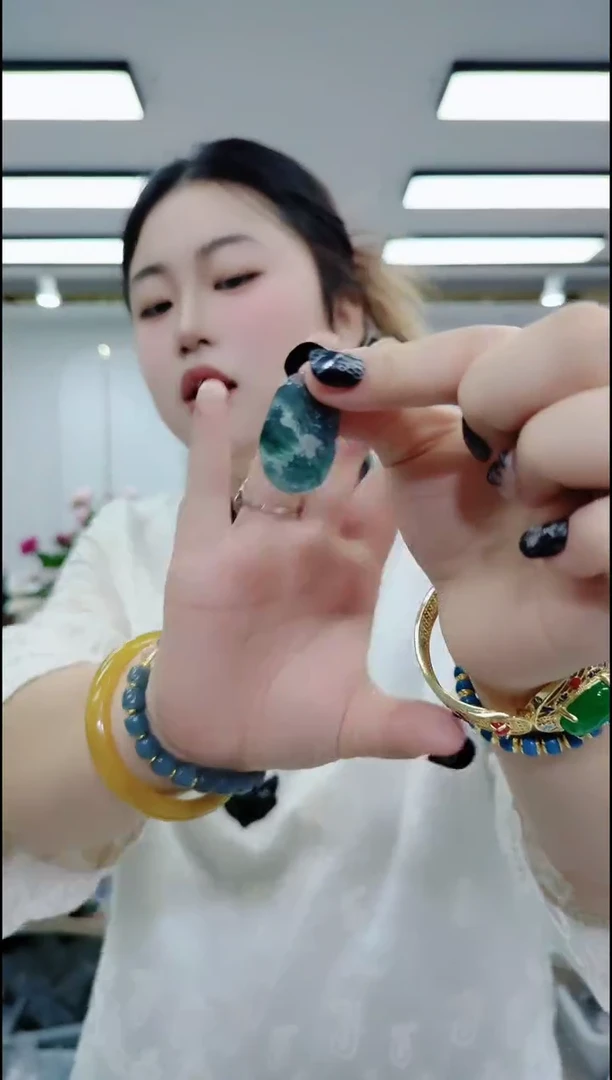 翡翠未镶嵌颈饰1005蓝水山水牌