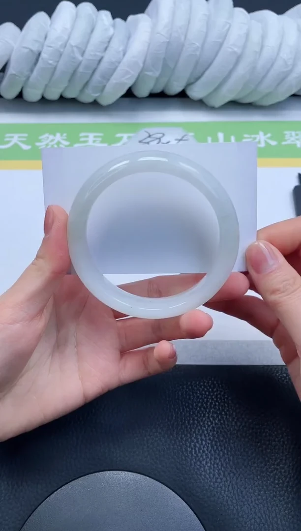 【闪购商品】石英质玉手镯未镶嵌A118-60+