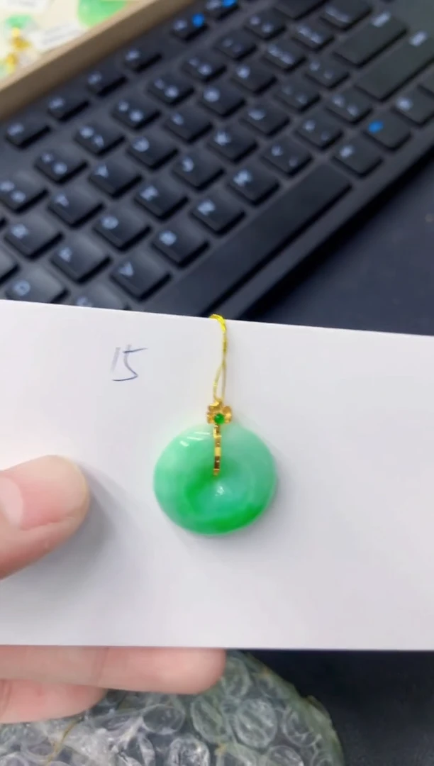 颈饰18K金镶嵌翡翠111111