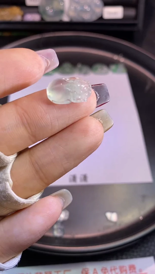 翡翠挂件未镶嵌貔貅