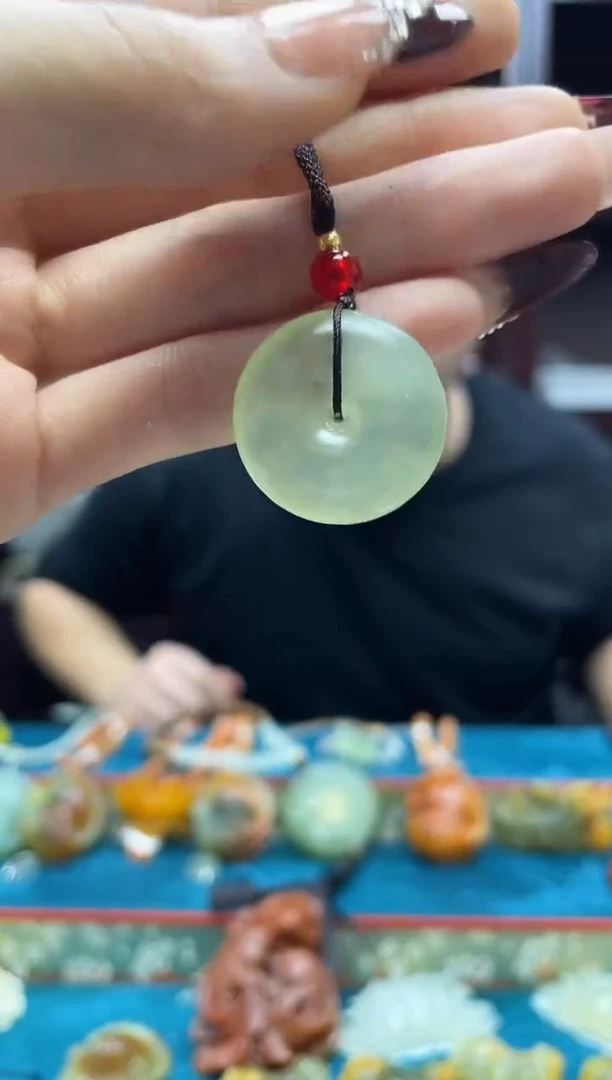 未镶嵌岫玉吊坠·