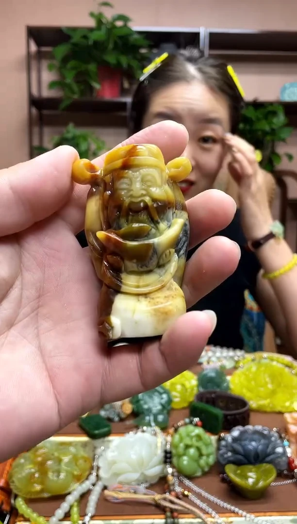 未镶嵌岫玉吊坠·