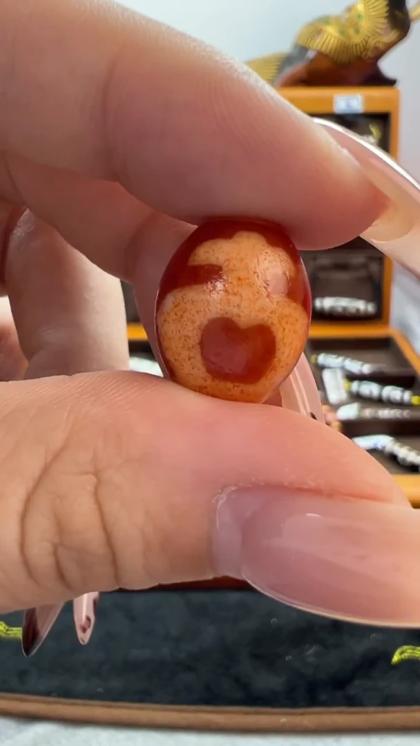 玛瑙/玉髓（覆膜）颈饰未镶嵌39微瑕随机发货