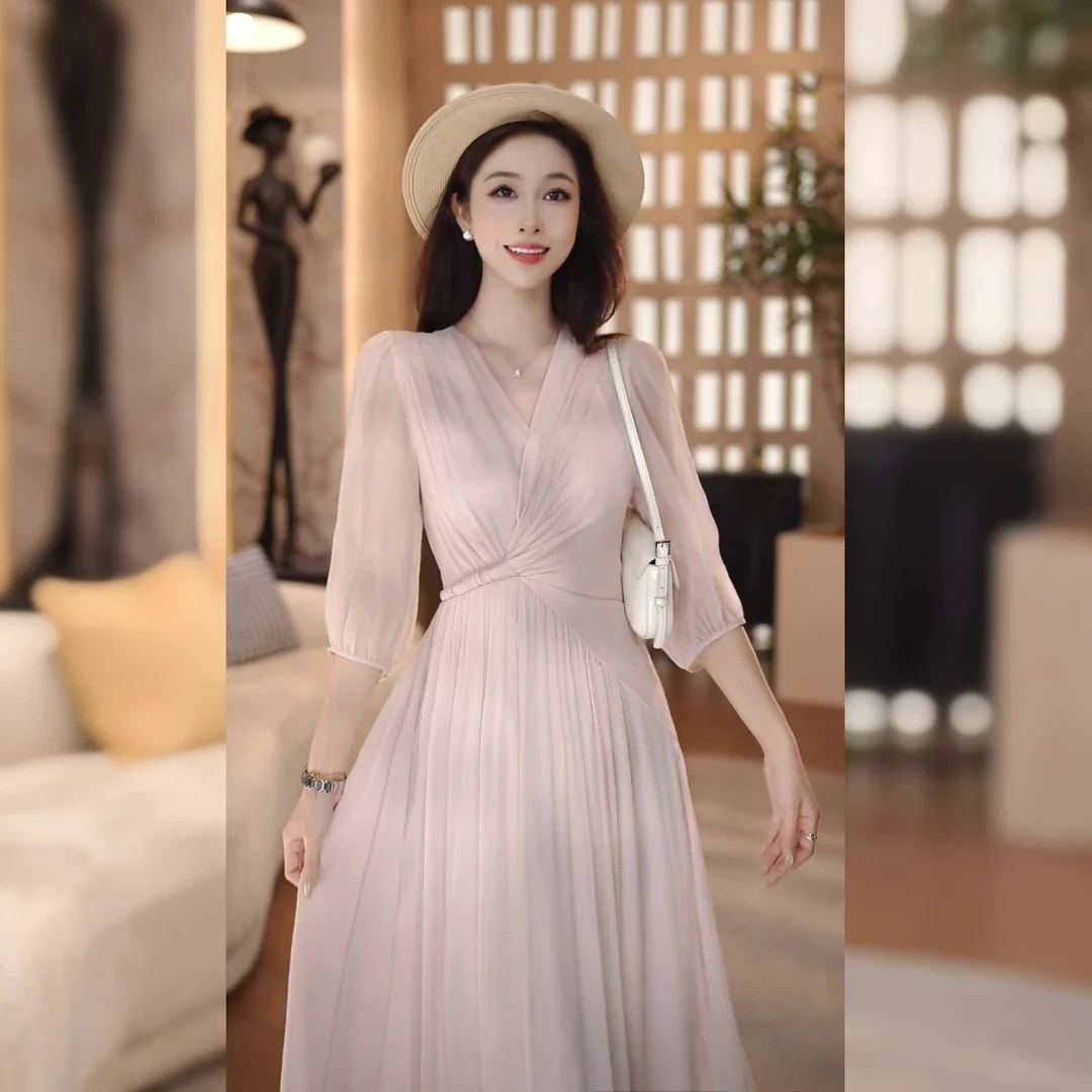 缎霞拂身新款高腰显瘦遮肉皮粉色气质连衣裙女小众设计时尚气质