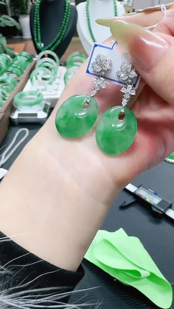 未镶嵌1石英质玉（非洲翠）/8080