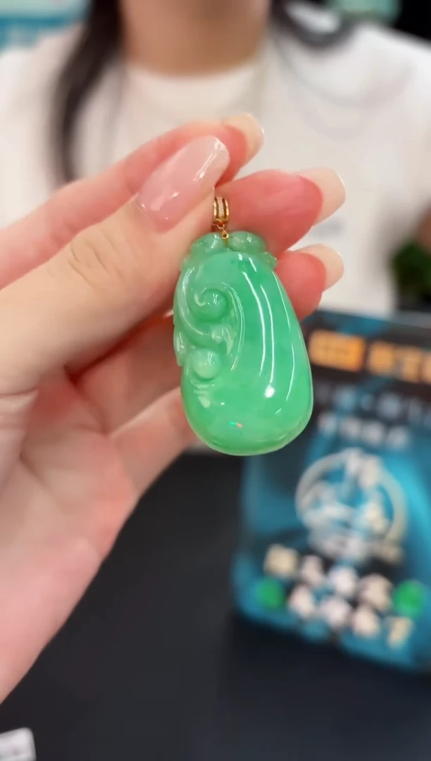 颈饰18K金镶嵌翡翠 缅料A货/支持复检/一件