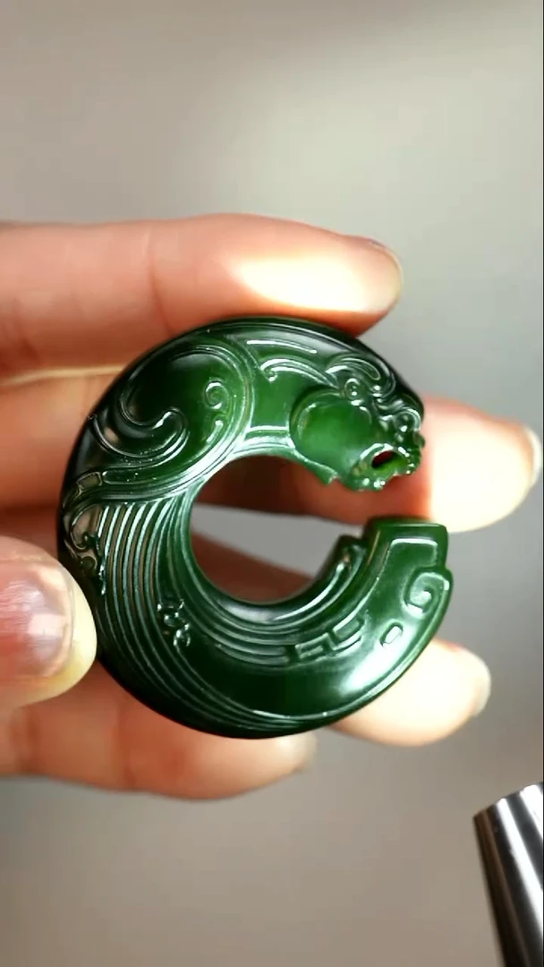 未镶嵌和田玉挂件螭龙