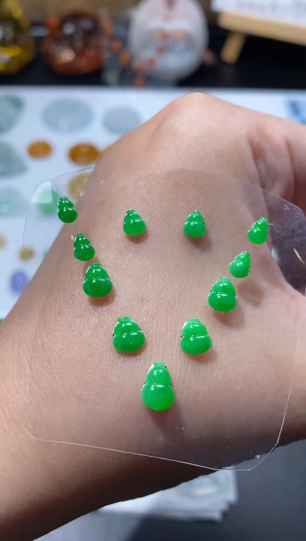 未镶嵌定制翡翠葫芦