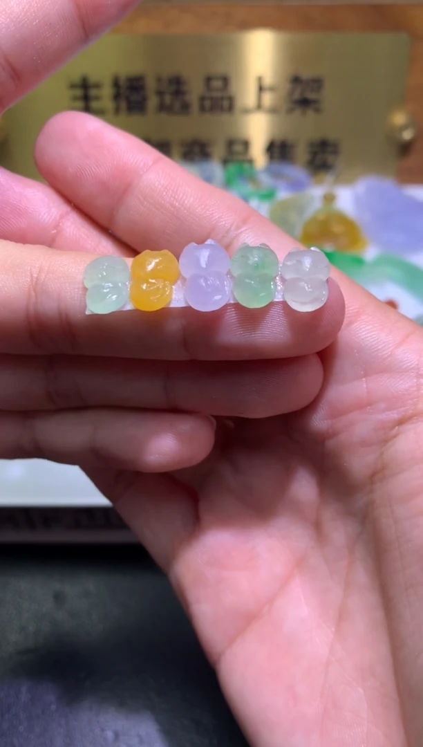 未镶嵌定制翡翠毛货