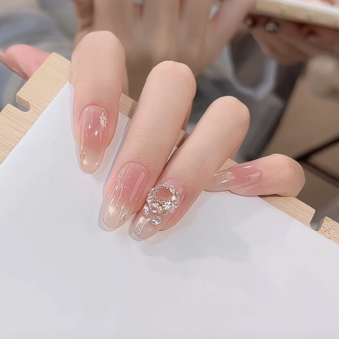 TugeNail "水晶玫瑰”兔哥高定秀场定制版水晶玫瑰穿美甲芬达