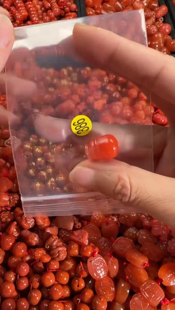 【闪购商品】南红玛瑙颈饰未镶嵌1