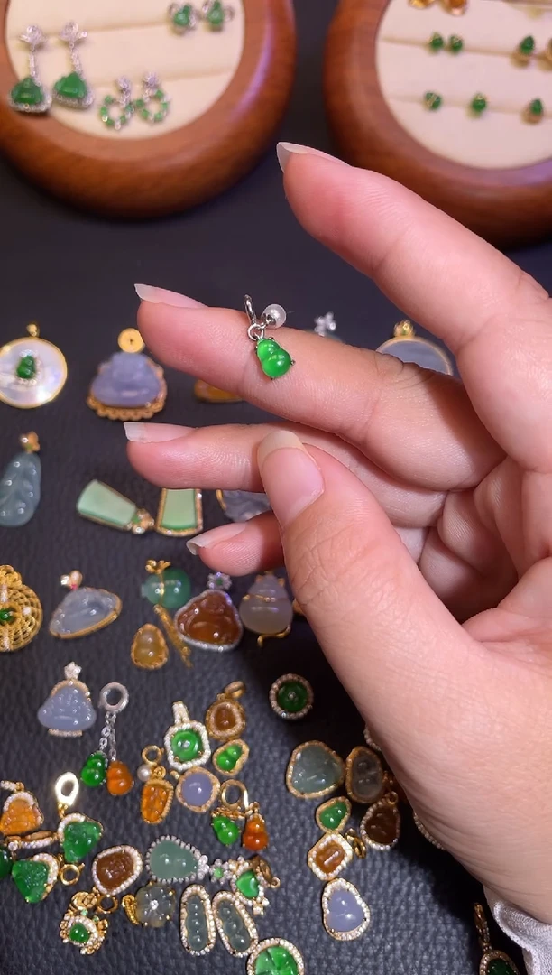 颈饰银S925镶嵌翡翠a货翡翠