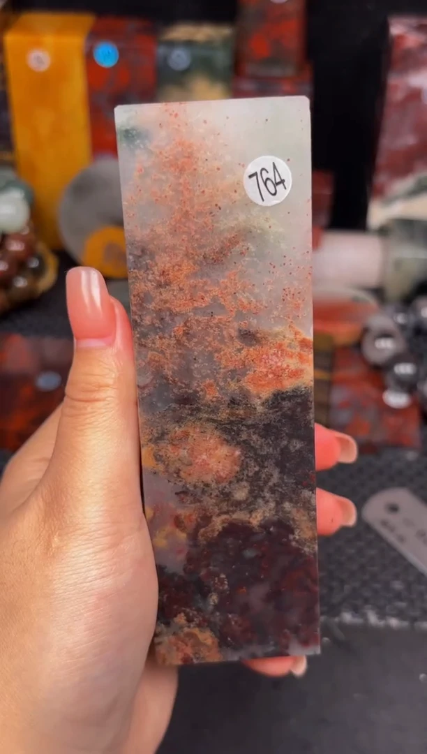 玉 桂林鸡血玉印章摆件 编号：764