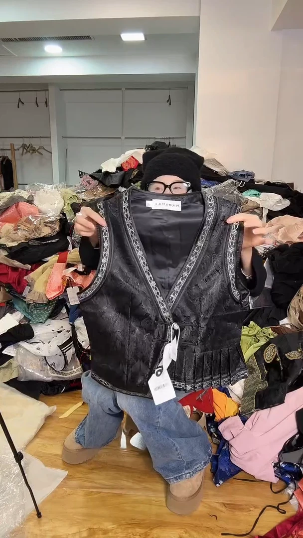 马甲       L码        105-115斤