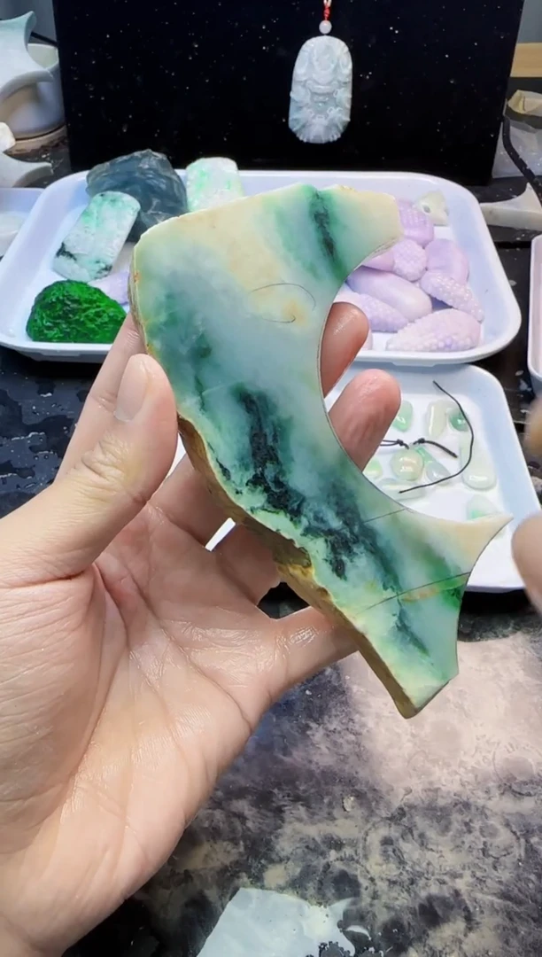 颈饰未镶嵌翡翠小***军057天然A货翡翠
