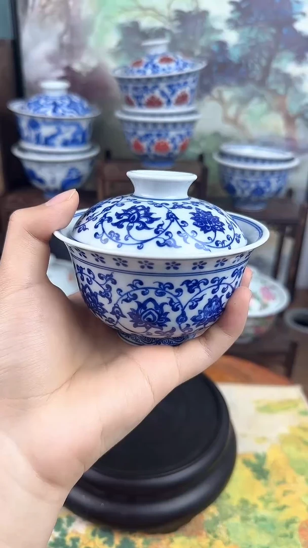 陶瓷青花缠枝莲两才盖碗