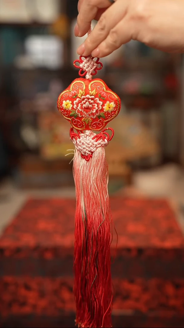 扇子绣花吊坠非遗