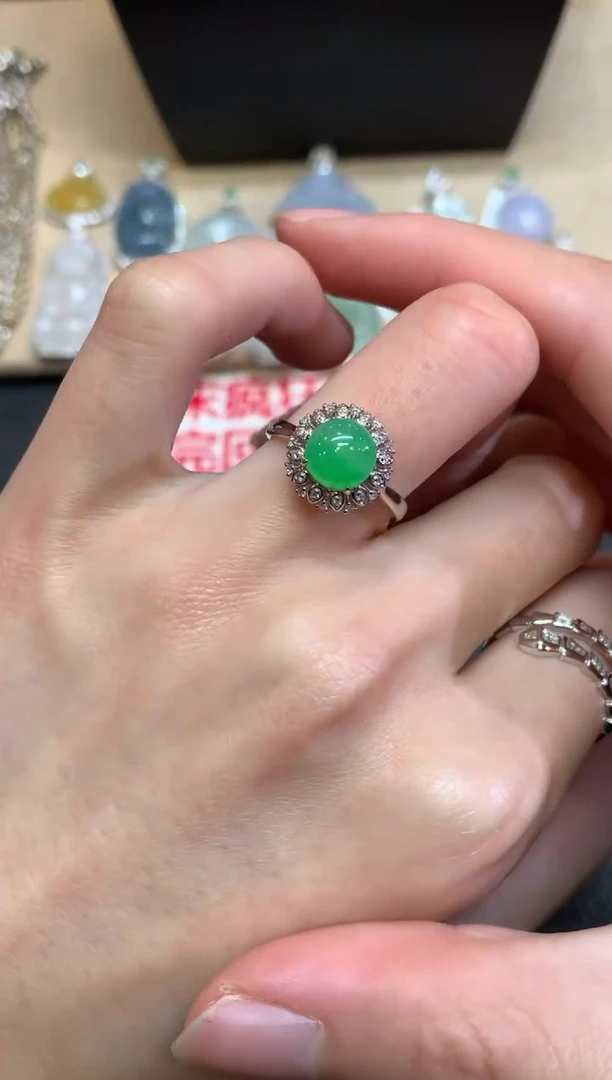 【闪购商品】翡翠戒指18K金镶嵌蛋面【无服务费】