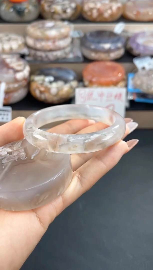 未镶嵌手镯石英质玉57