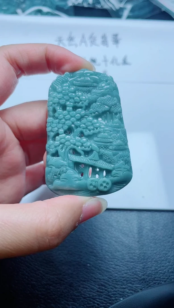 翡翠未镶嵌颈饰