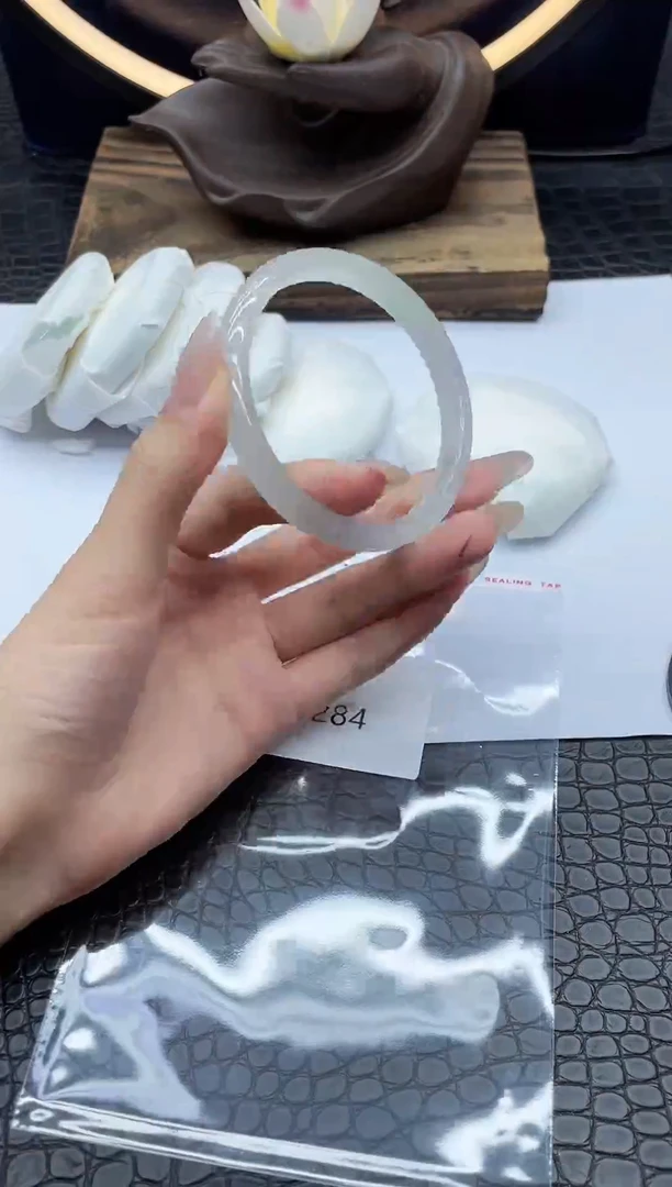 翡翠手镯未镶嵌翡翠一物一图284