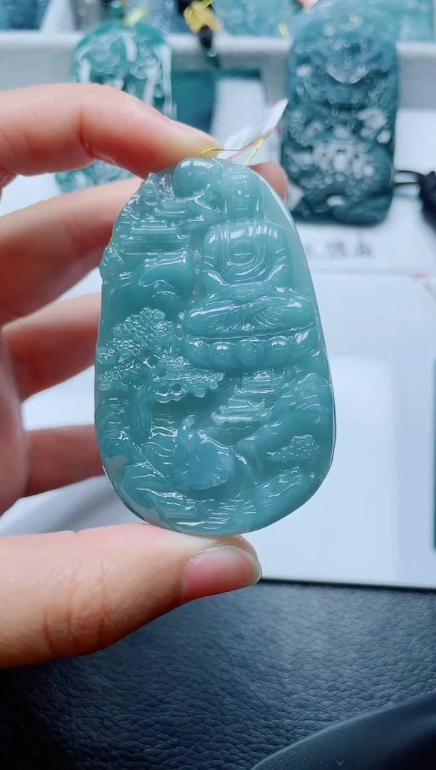 颈饰未镶嵌翡翠