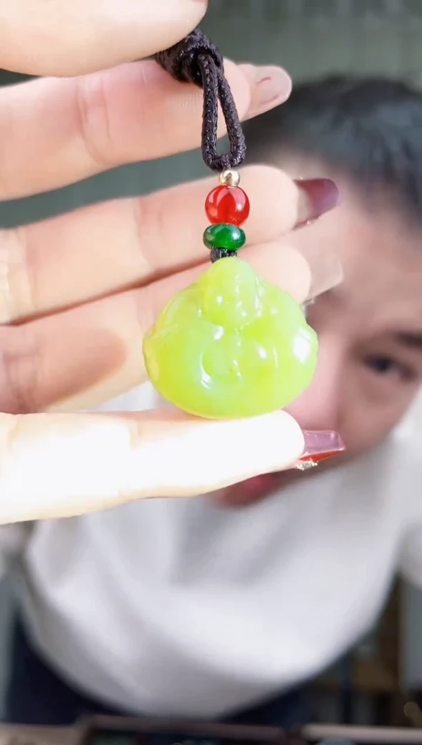 【闪购商品】和田玉挂件未镶嵌拍一发一，多样性发货