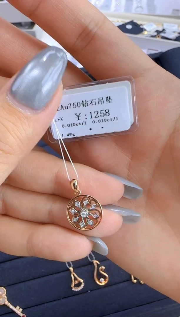 吊坠(不含链)钻石18K金镶嵌105000