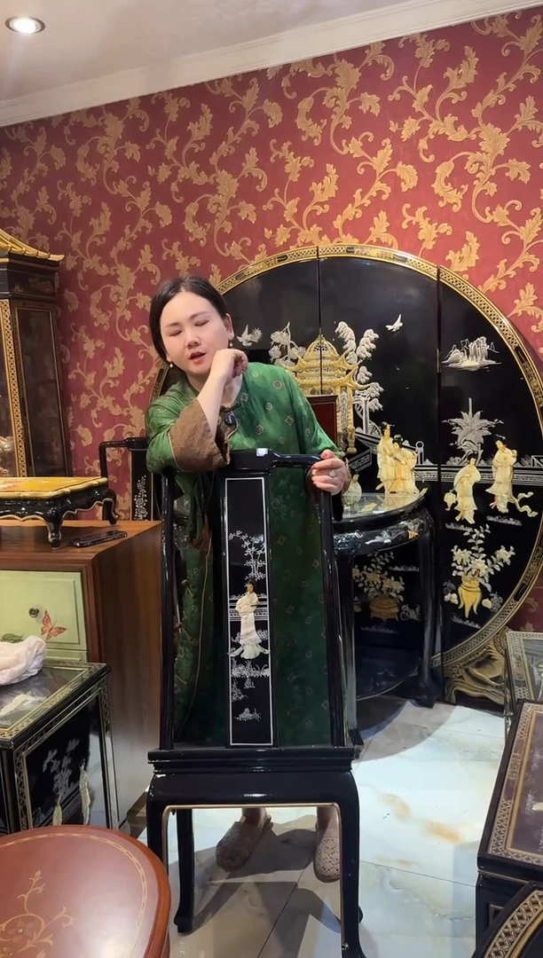 木（非红木类）四张黑色螺钿椅子