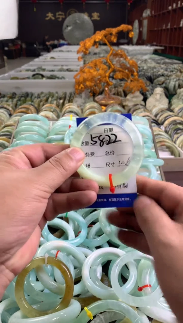 蛇纹石玉未镶嵌手镯5822