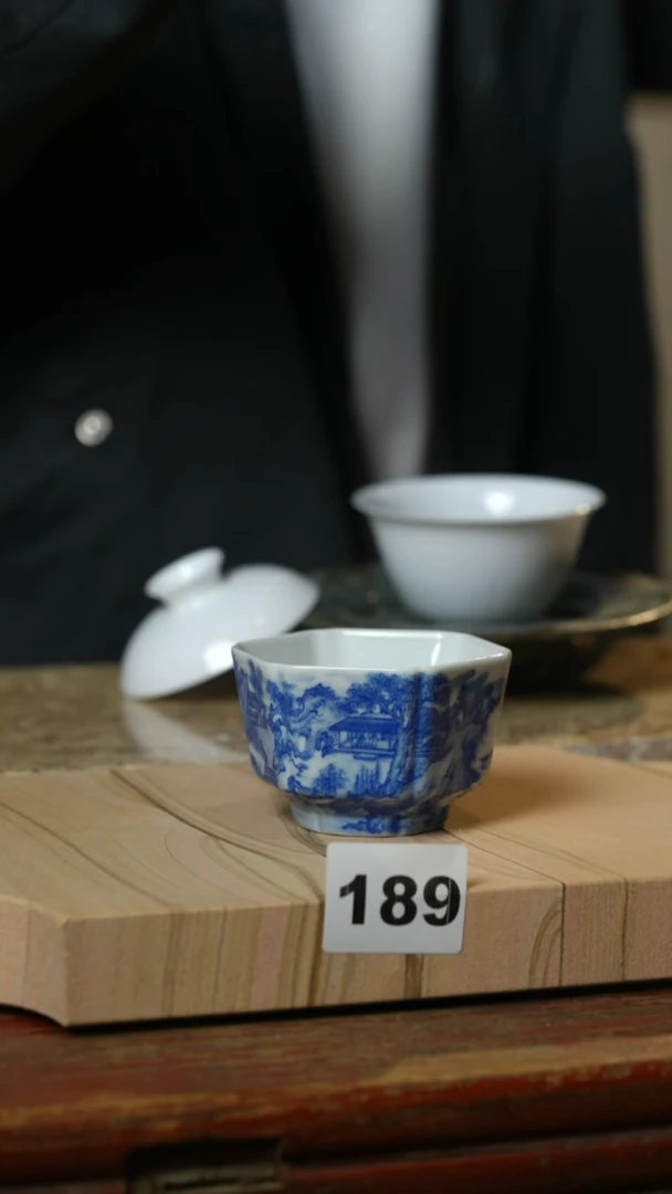 瓷片游***?标题标题标题标题