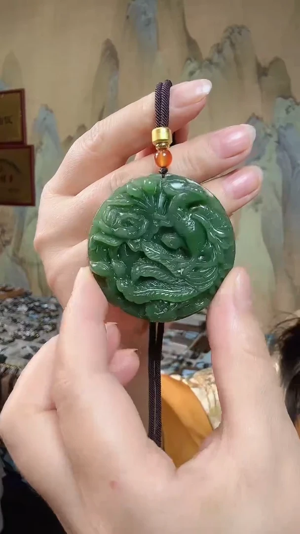 颈饰未镶嵌和田玉.