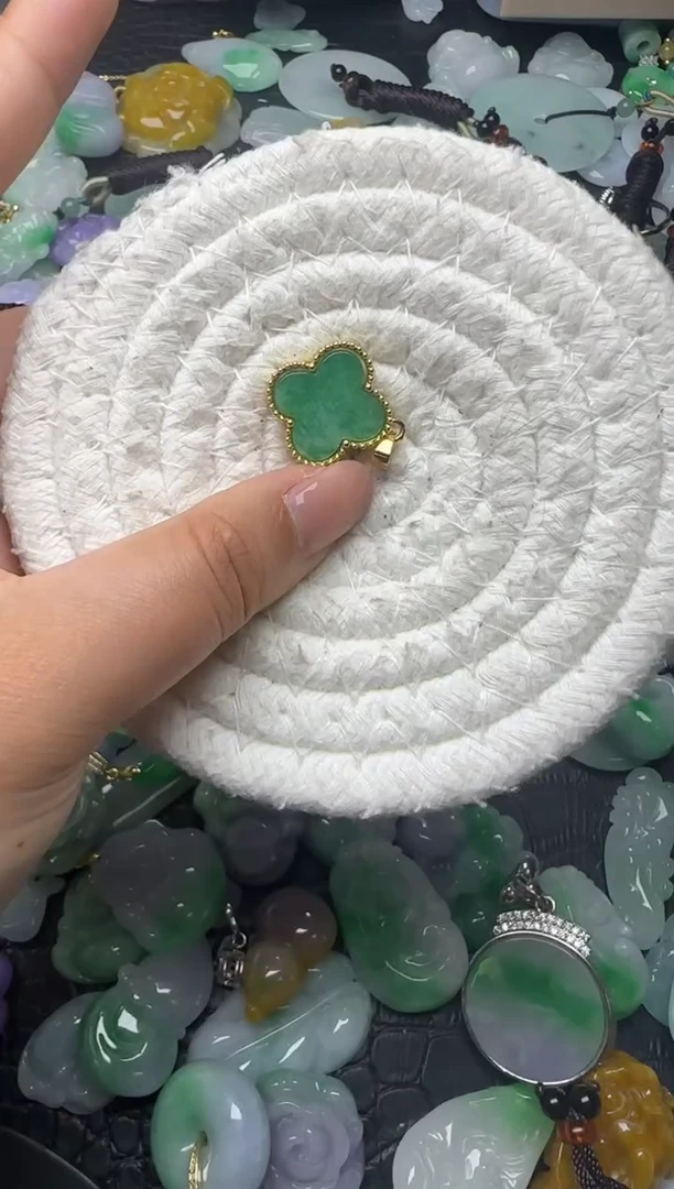 颈饰未镶嵌翡翠缅甸翡翠吊坠