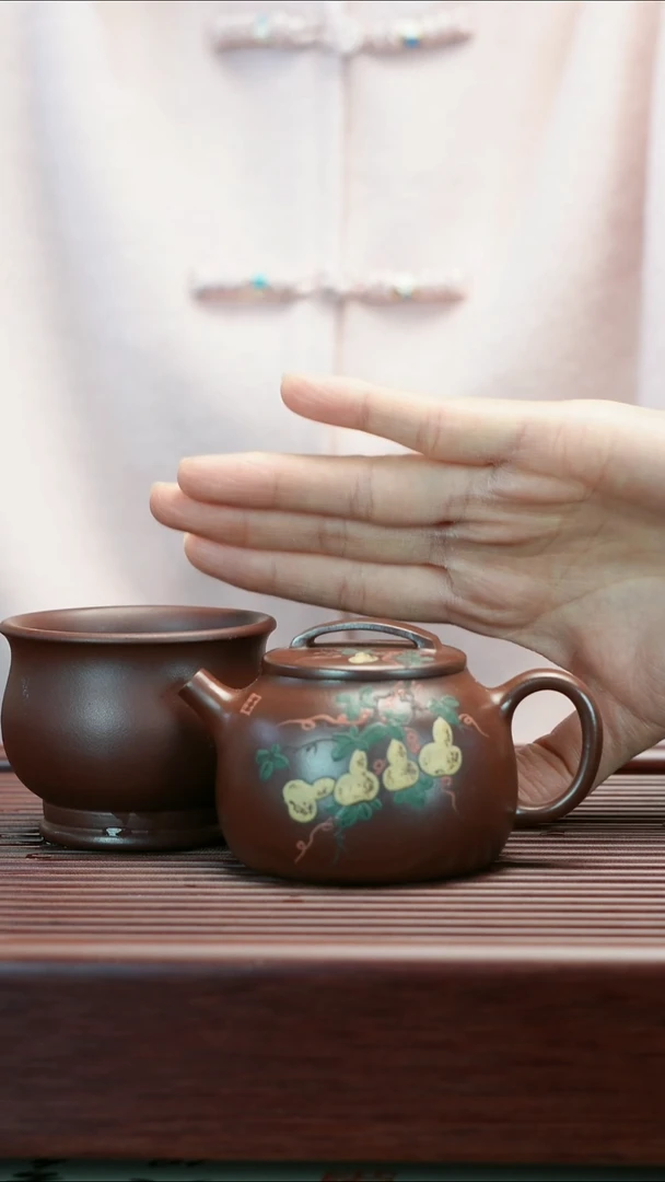 茶壶紫砂江南红 葫芦 150cc  吴建春制