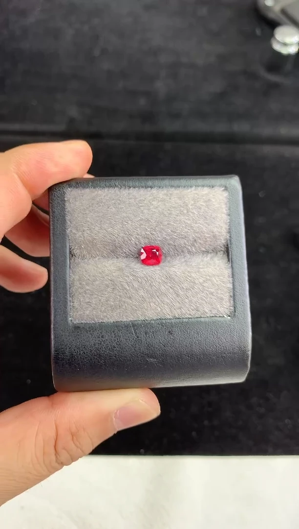 裸石尖晶石1.16克拉 缅甸超级绝地武士尖晶石 吉尔德大证带VB