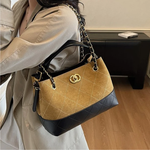 复古通勤大容量水桶包2025秋新款百搭时尚潮上班外出单肩包美拉德