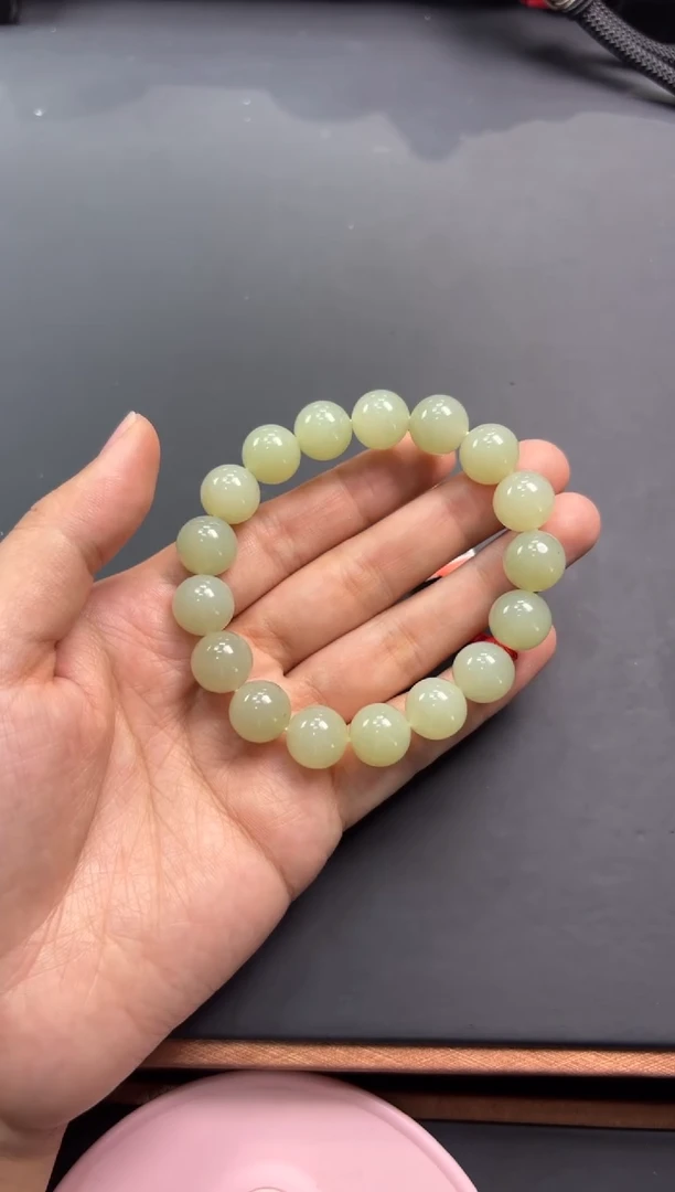 【闪购商品】和田玉手串未镶嵌且末微色差近矿卡12