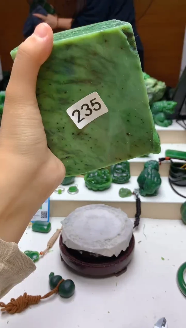 未镶嵌和田玉（碧玉）珠宝半成品0